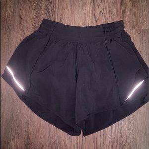 size 2 lululemon hotty hots